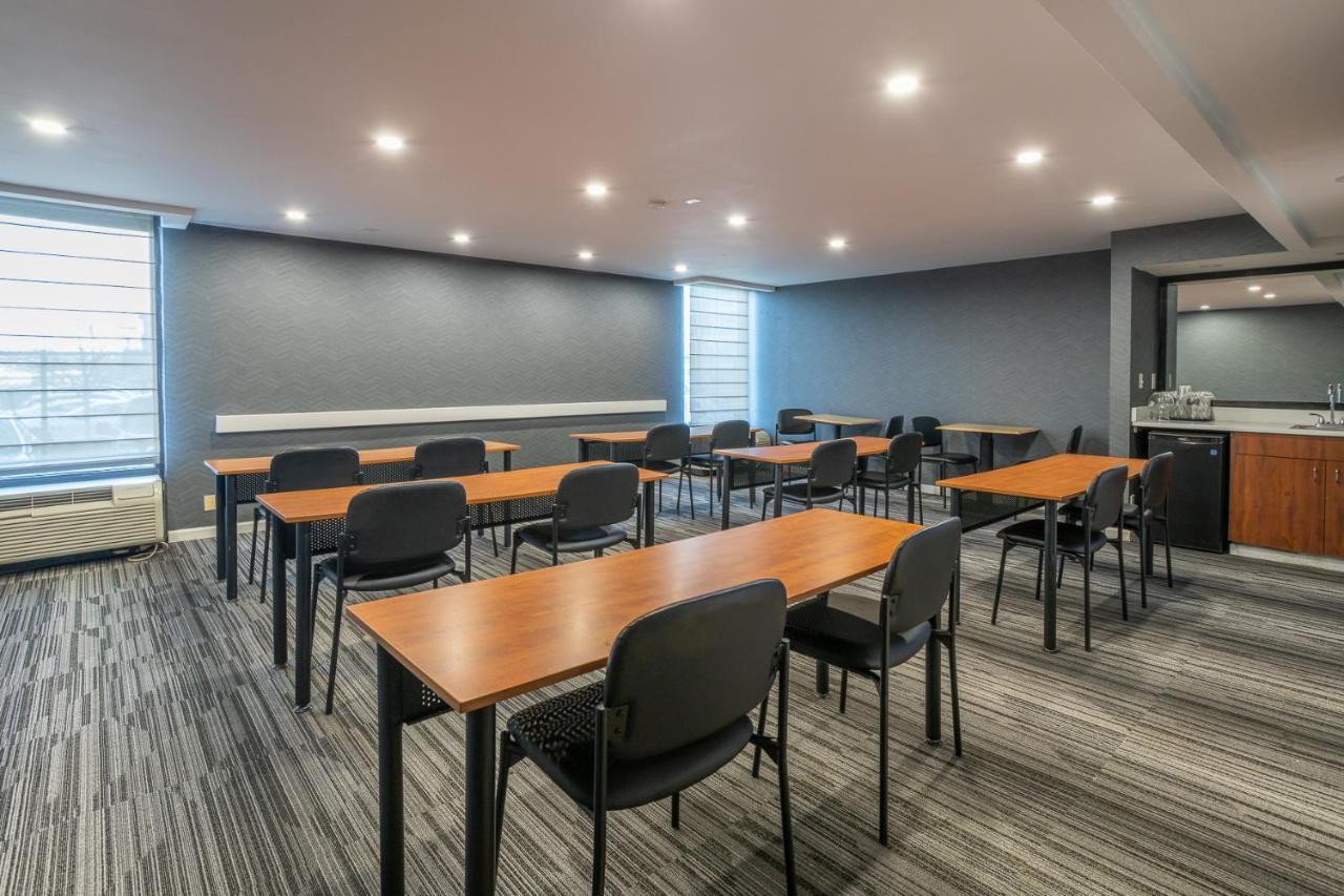 Holiday Inn Express - Newark Airport - Elizabeth By Ihg Zewnętrze zdjęcie